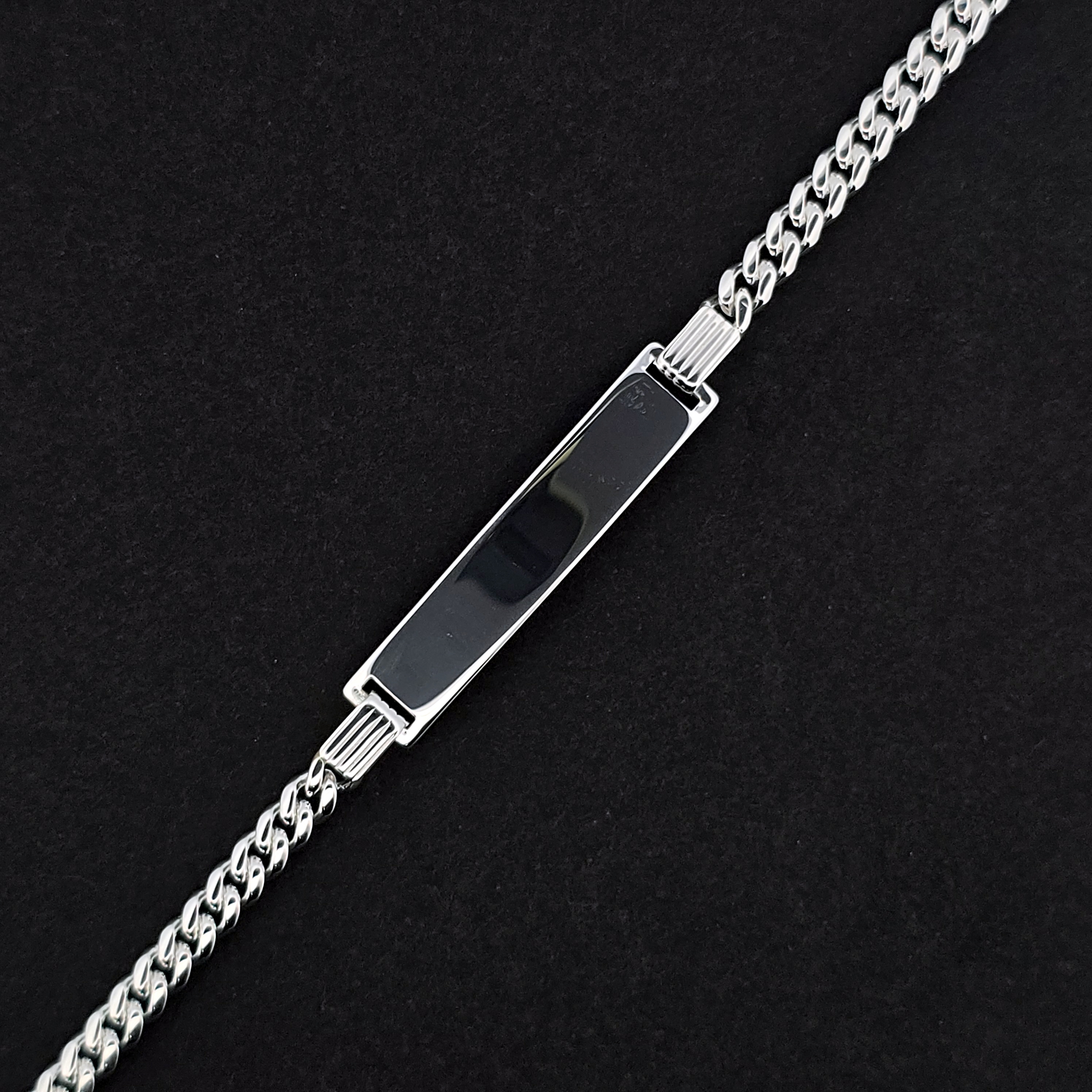 Mooie plaatarmband gourmet schakel, ook te combineren met armband en collier.